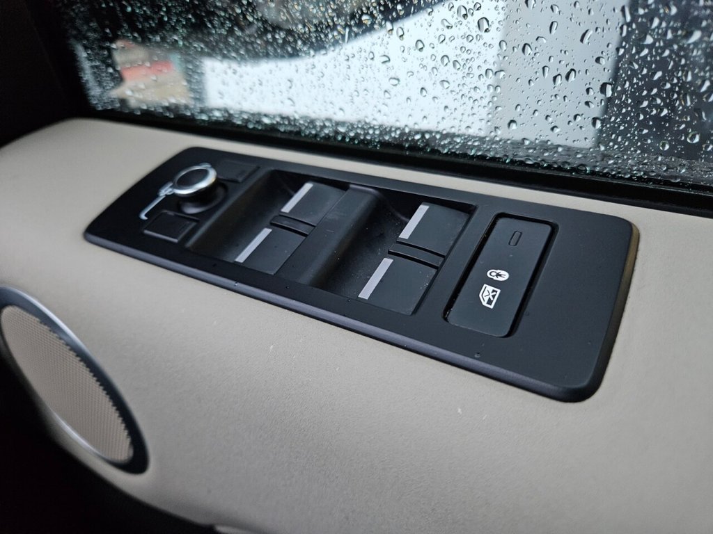 Used Land Rover Discovery 2017 for sale - 76867567: Photo 33