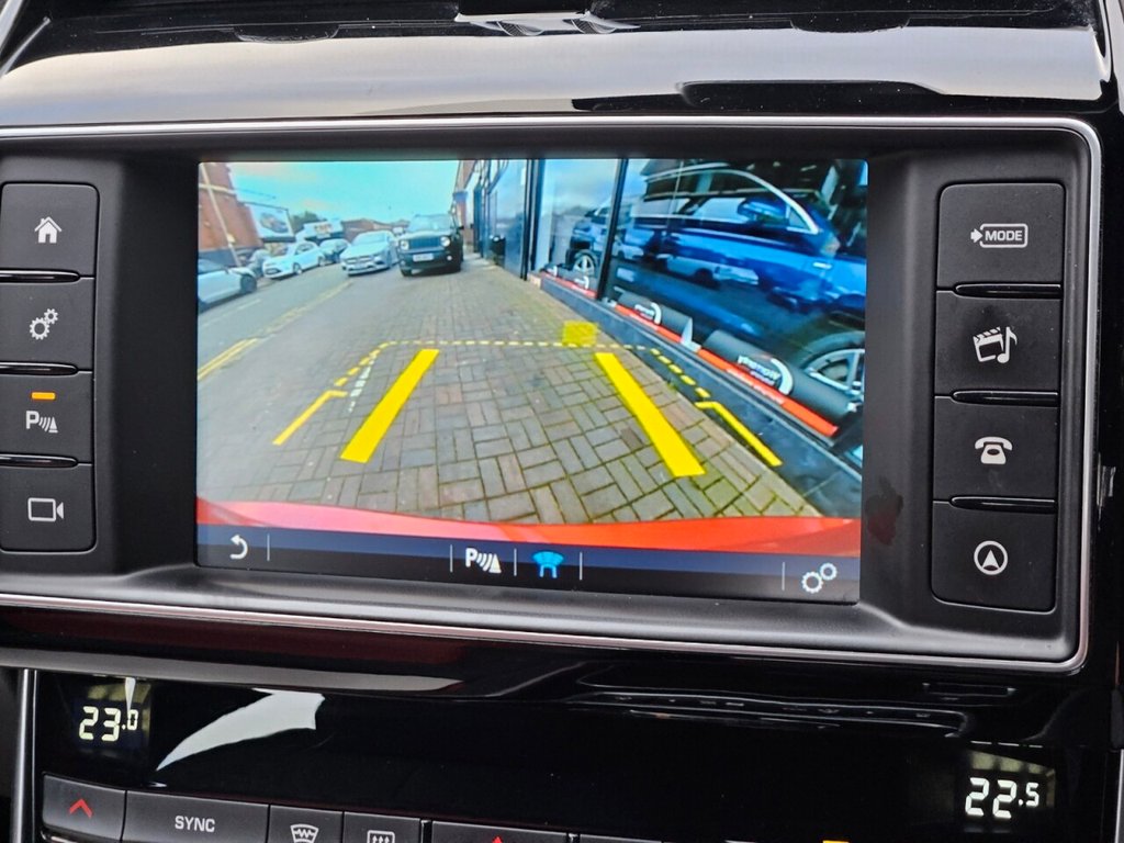 Used Jaguar XE 2016 for sale - 77088961: Photo 10