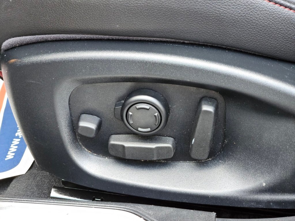 Used Jaguar XE 2016 for sale - 77088961: Photo 41