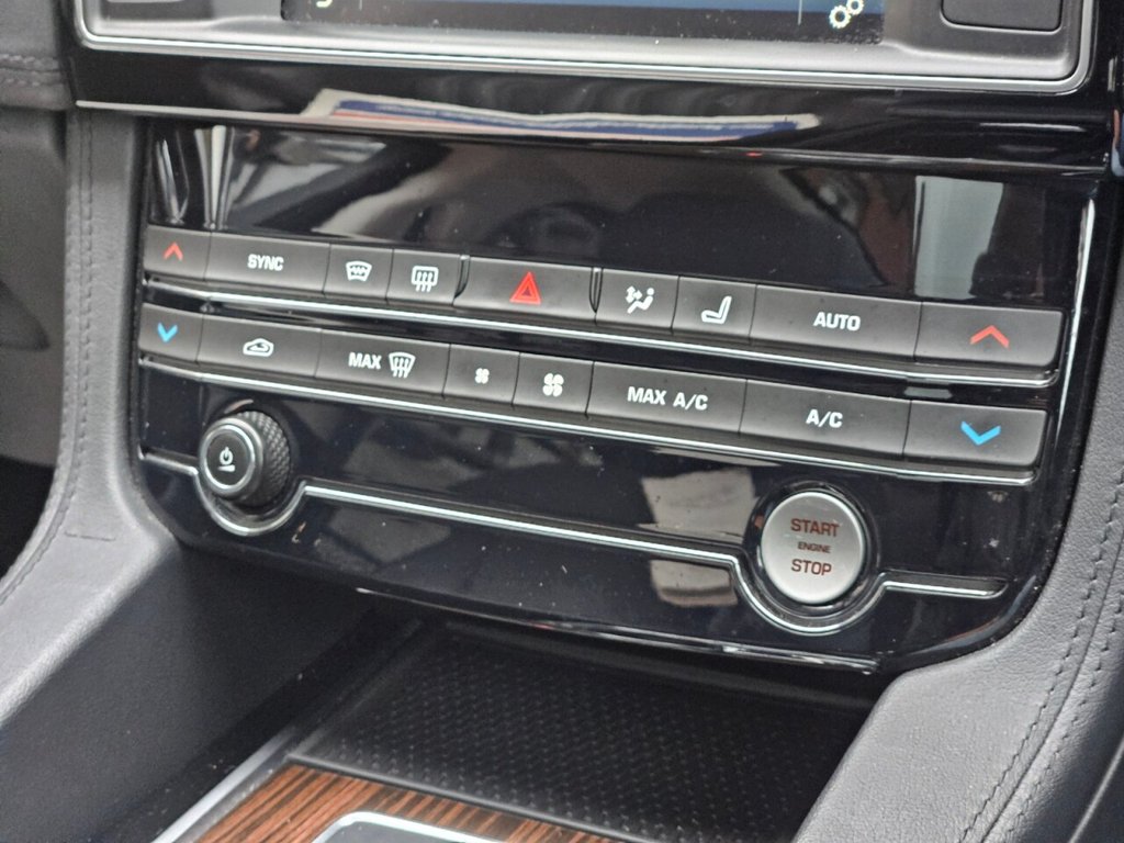 Used Jaguar F-Pace 2018 for sale - 77739688: Photo 32