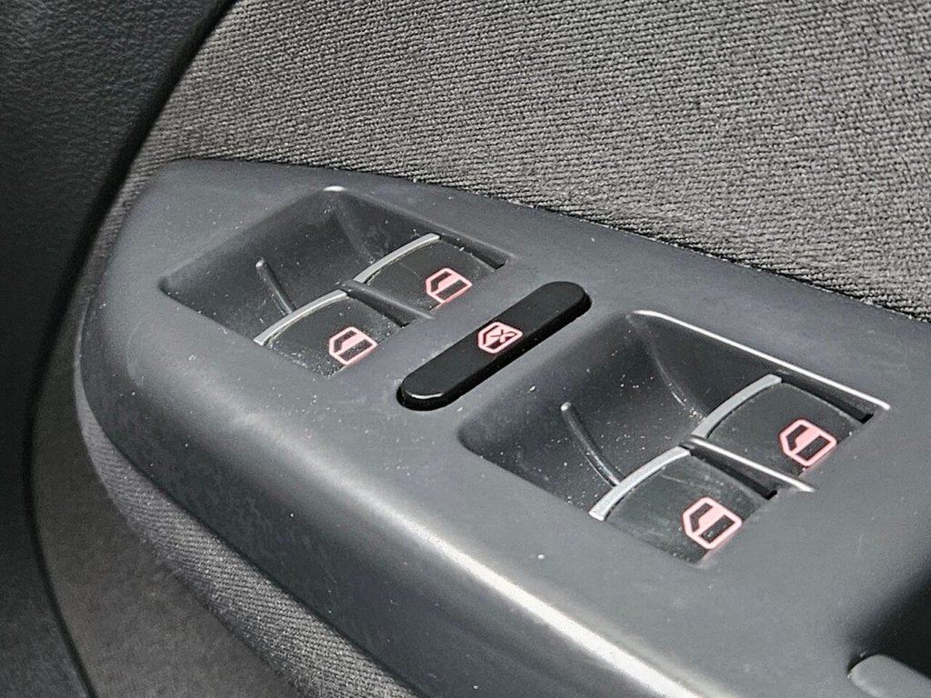 Used Volkswagen Touran 2013 for sale - 77096731: Photo 28