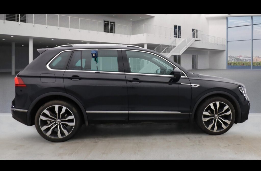 Used Volkswagen Tiguan 2017 for sale - 76950160: Photo 3