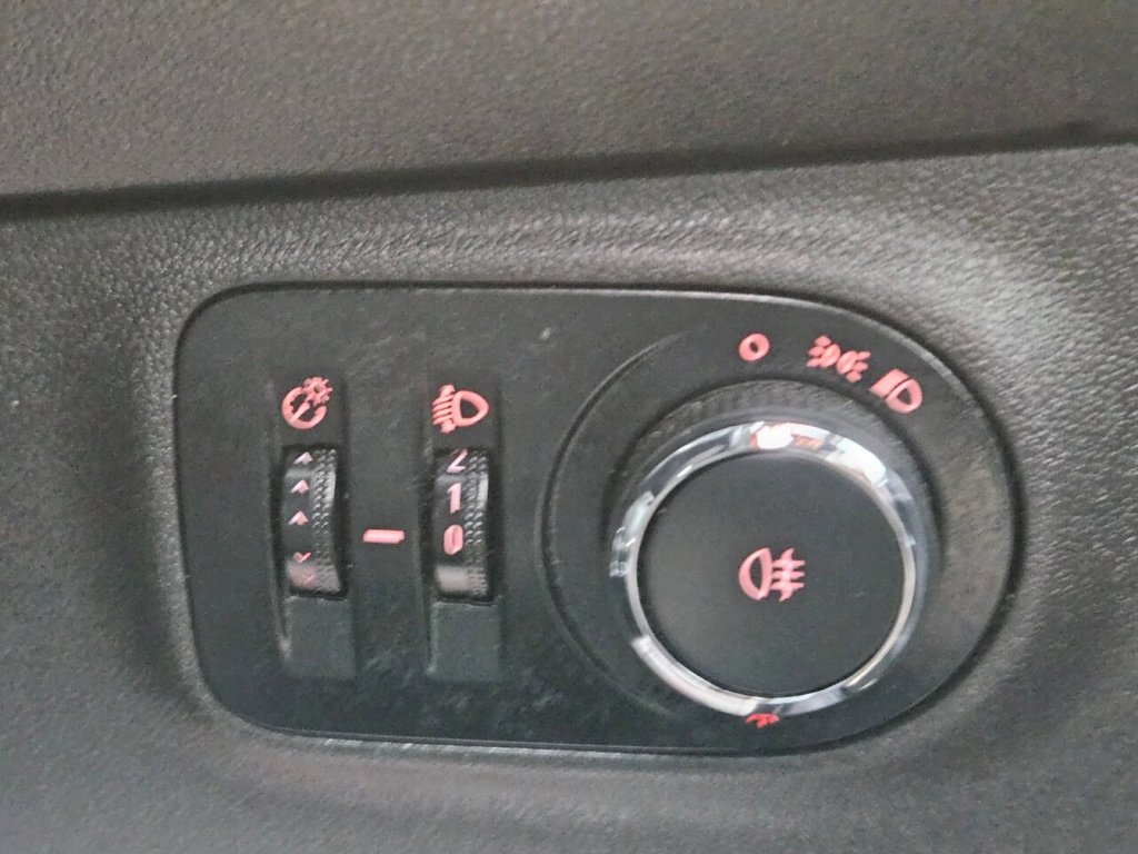 Used Vauxhall Corsa 2015 for sale - 76867663: Photo 31