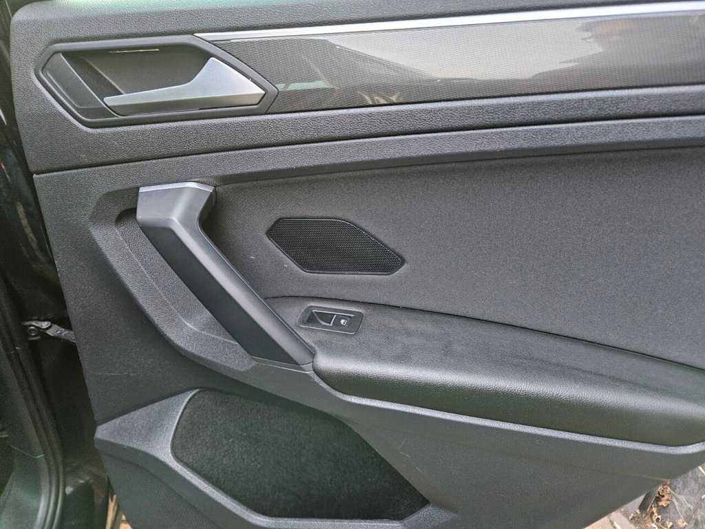 Used Volkswagen Tiguan 2018 for sale - 77399757: Photo 39