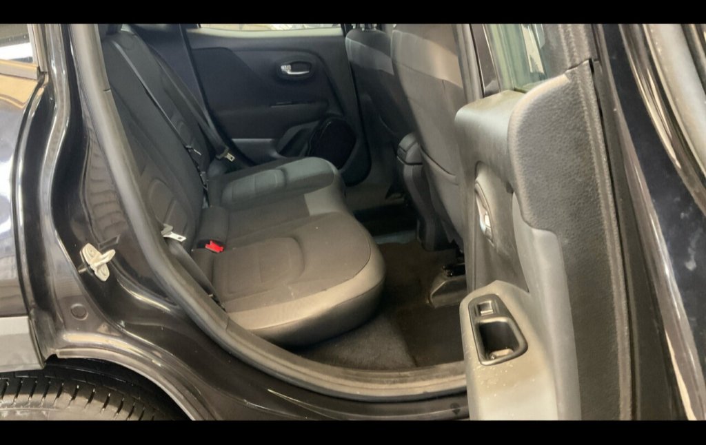 Used Jeep Renegade 2016 for sale - 76867650: Photo 8