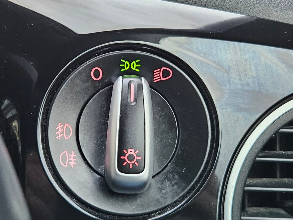 Used Volkswagen Beetle 2013 for sale - 76867614: Photo 37