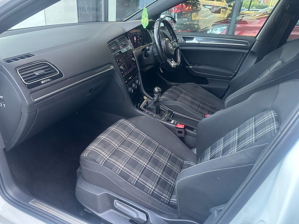 Used Volkswagen Golf 2017 for sale - 76867353: Photo 23