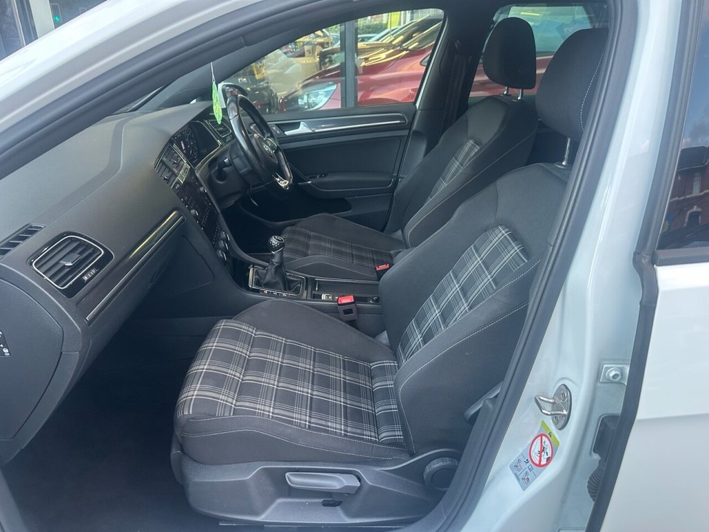 Used Volkswagen Golf 2017 for sale - 76867353: Photo 24