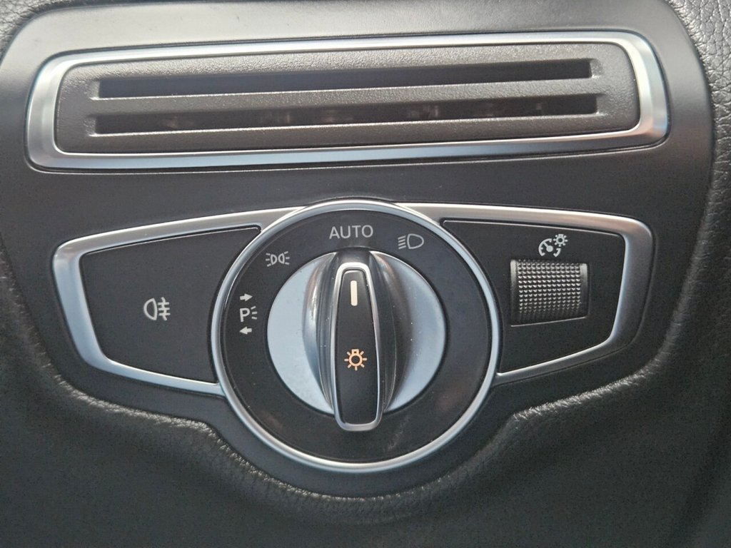 Used Mercedes-Benz GLC 2018 for sale - 76867748: Photo 31