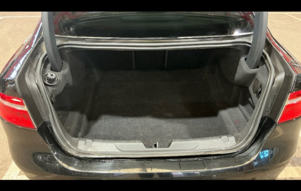 Used Jaguar XE 2017 for sale - 78016773: Photo 11