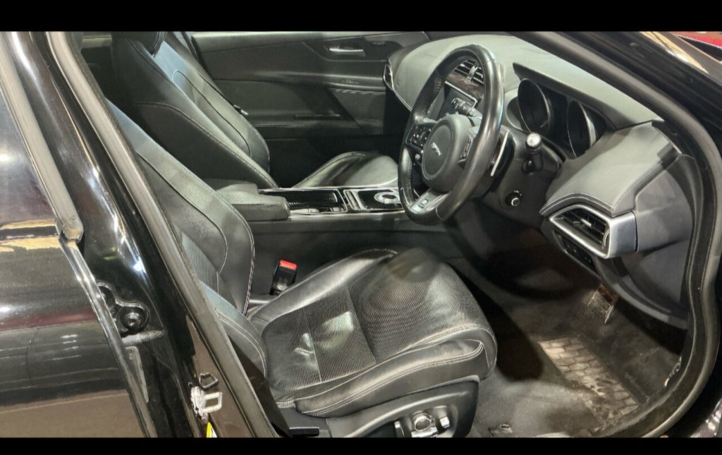 Used Jaguar XE 2017 for sale - 78016773: Photo 7