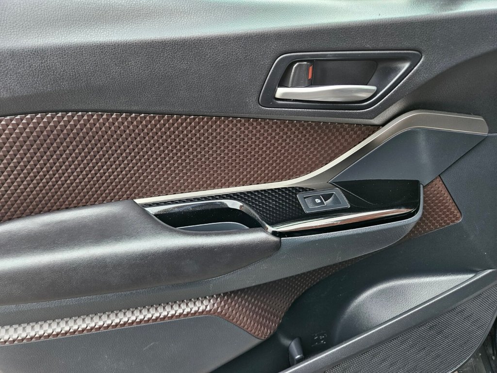 Used Toyota C-HR 2018 for sale - 77571392: Photo 42