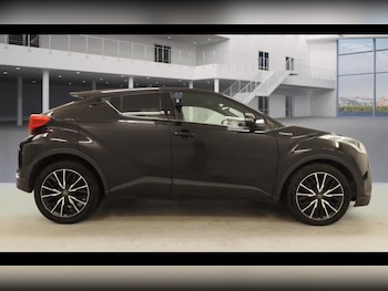 Used Toyota C-HR 2018 for sale - 77571392: Photo