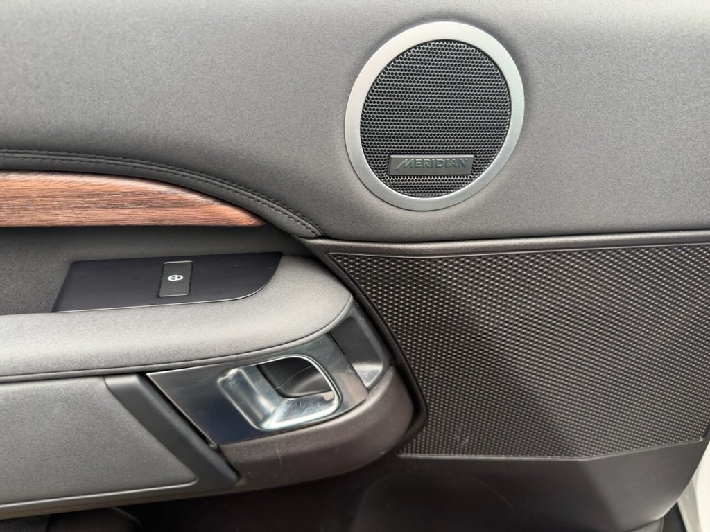 Used Land Rover Discovery 2018 for sale - 78016817: Photo 41