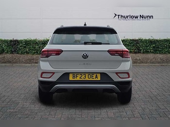 Used Volkswagen T-Roc 2023 for sale - 77513363: Photo