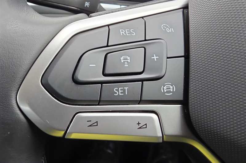 Used Volkswagen T-Roc 2023 for sale - 77726259: Photo 21