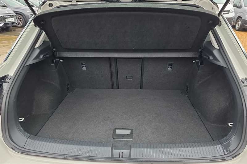 Used Volkswagen T-Roc 2023 for sale - 77726259: Photo 24