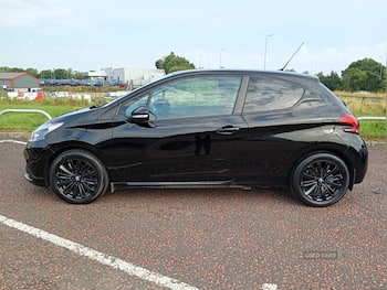 Used Peugeot 208 2017 for sale - 79670536: Photo