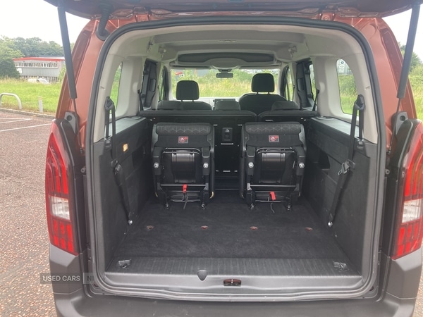 Vehicle 28