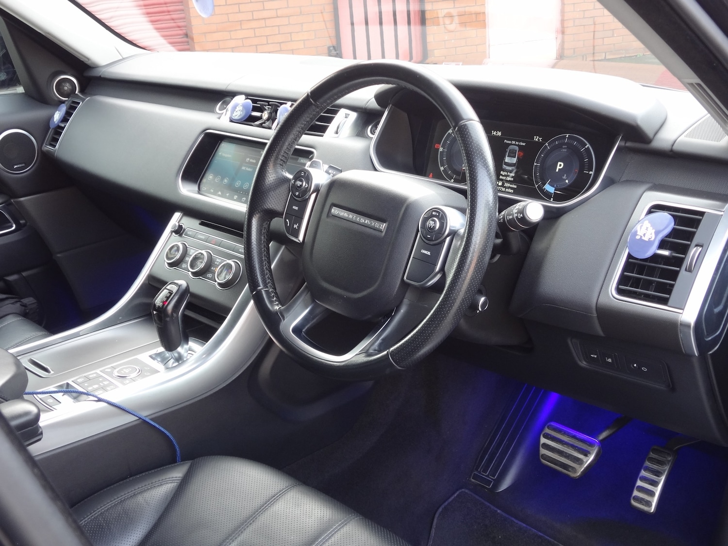 Used Land Rover Range Rover Sport 2017 for sale - 77643460: Photo 10