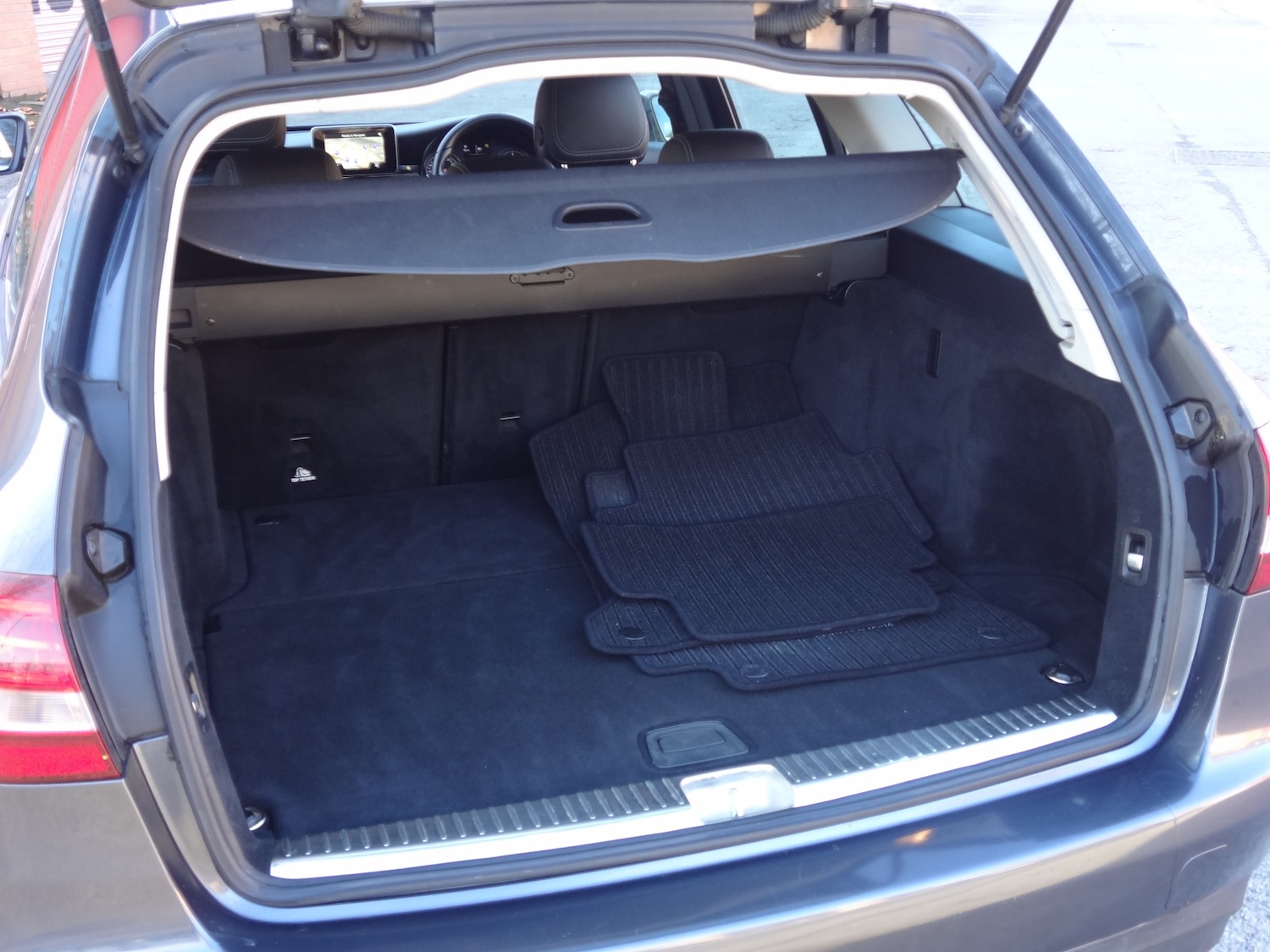 Used Mercedes-Benz C Class 2015 for sale - 76583075: Photo 16