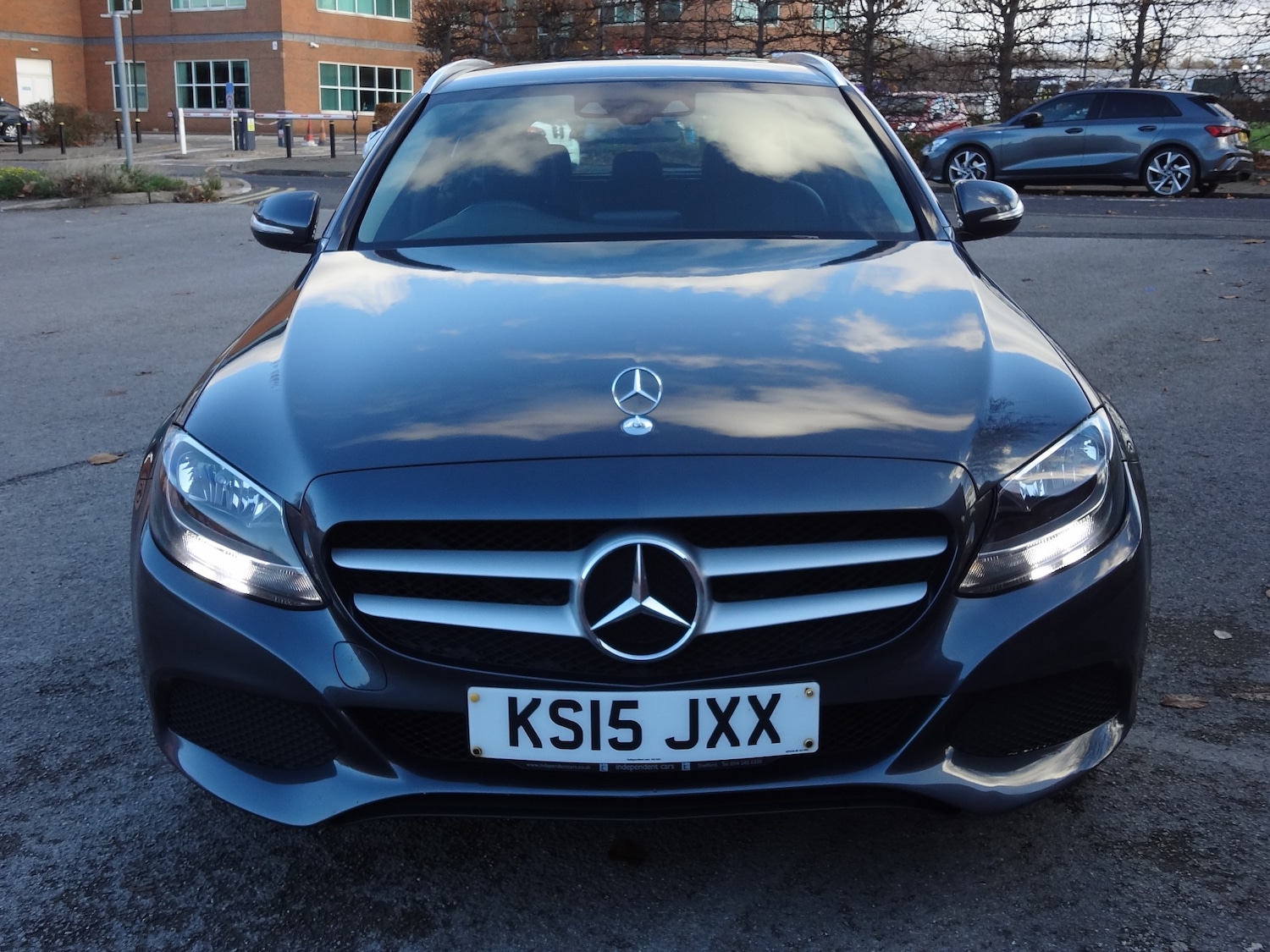 Used Mercedes-Benz C Class 2015 for sale - 76583075: Photo 4
