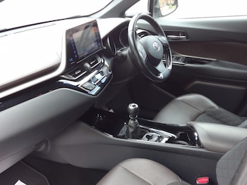 Used Toyota C-HR 2017 for sale - 78484802: Photo