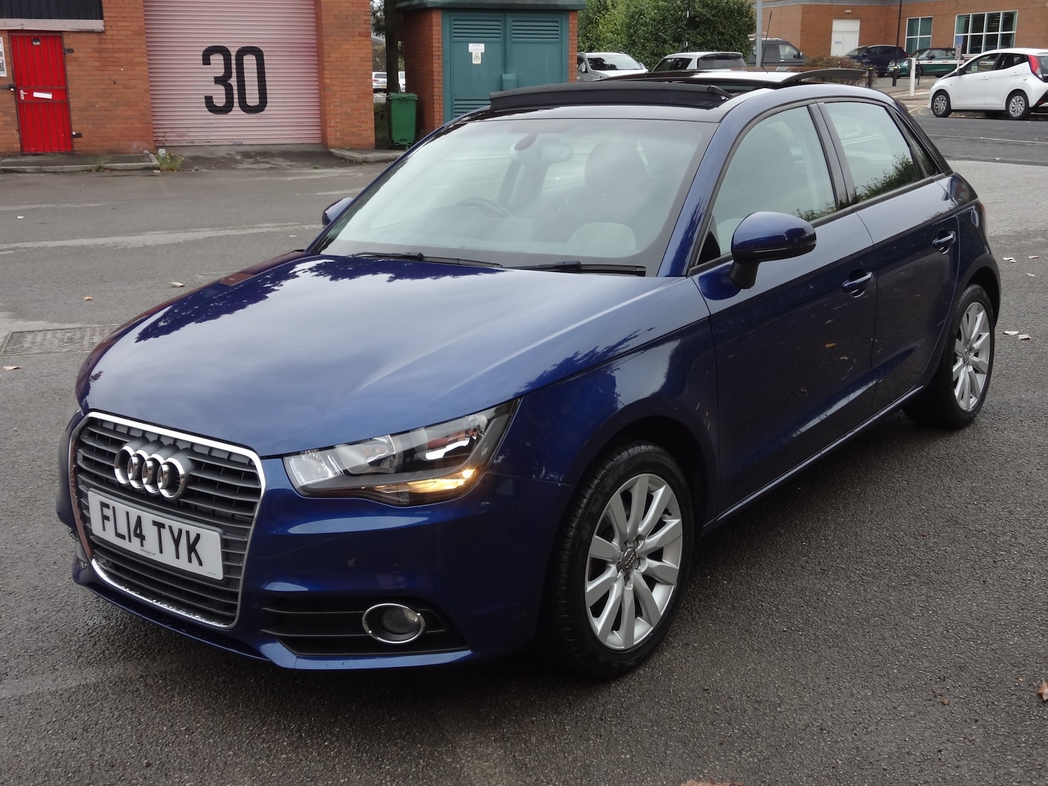 Used Audi A1 2014 for sale - 76133945: Photo 4