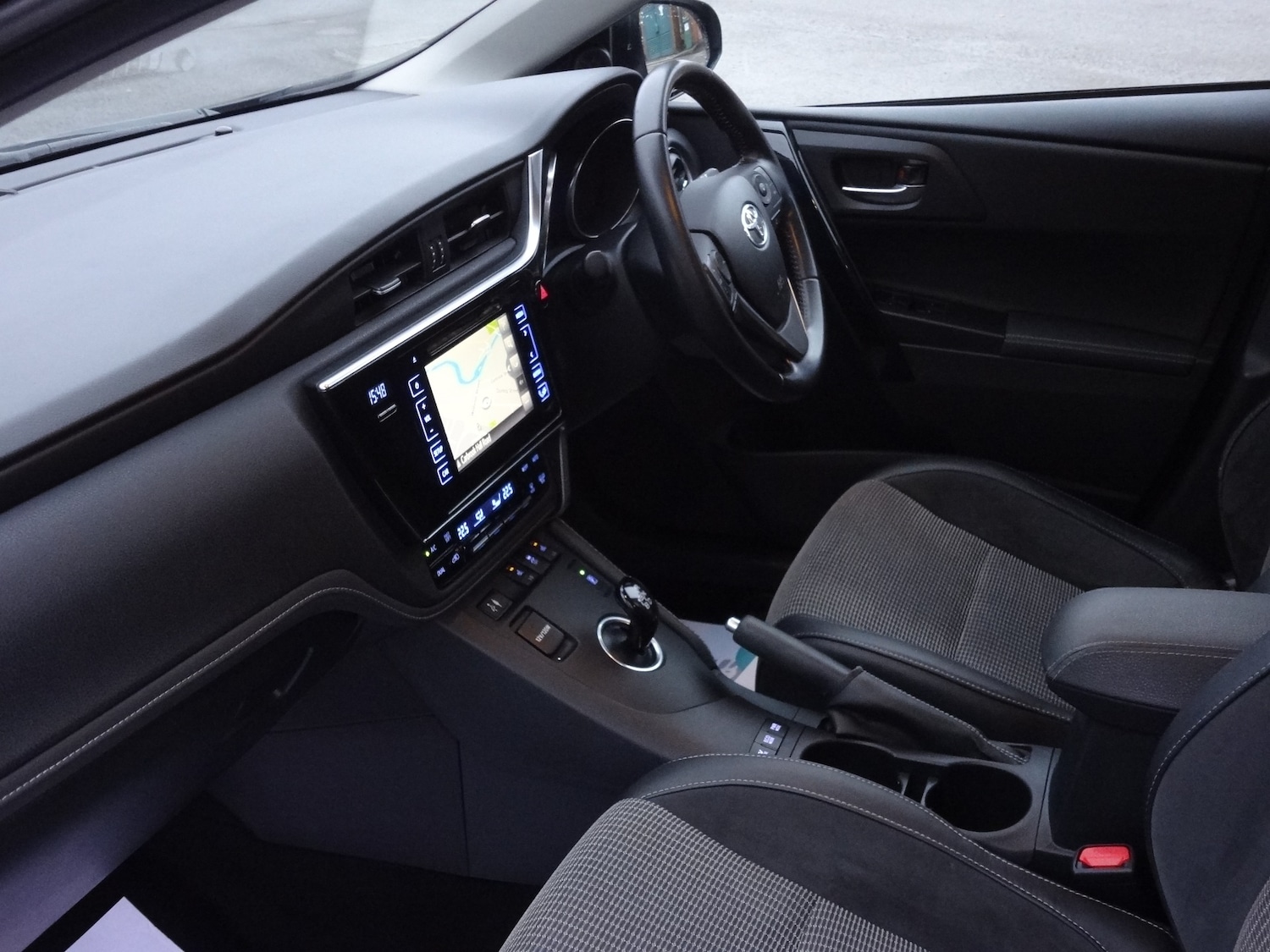 Used Toyota Auris 2017 for sale - 77431458: Photo 2