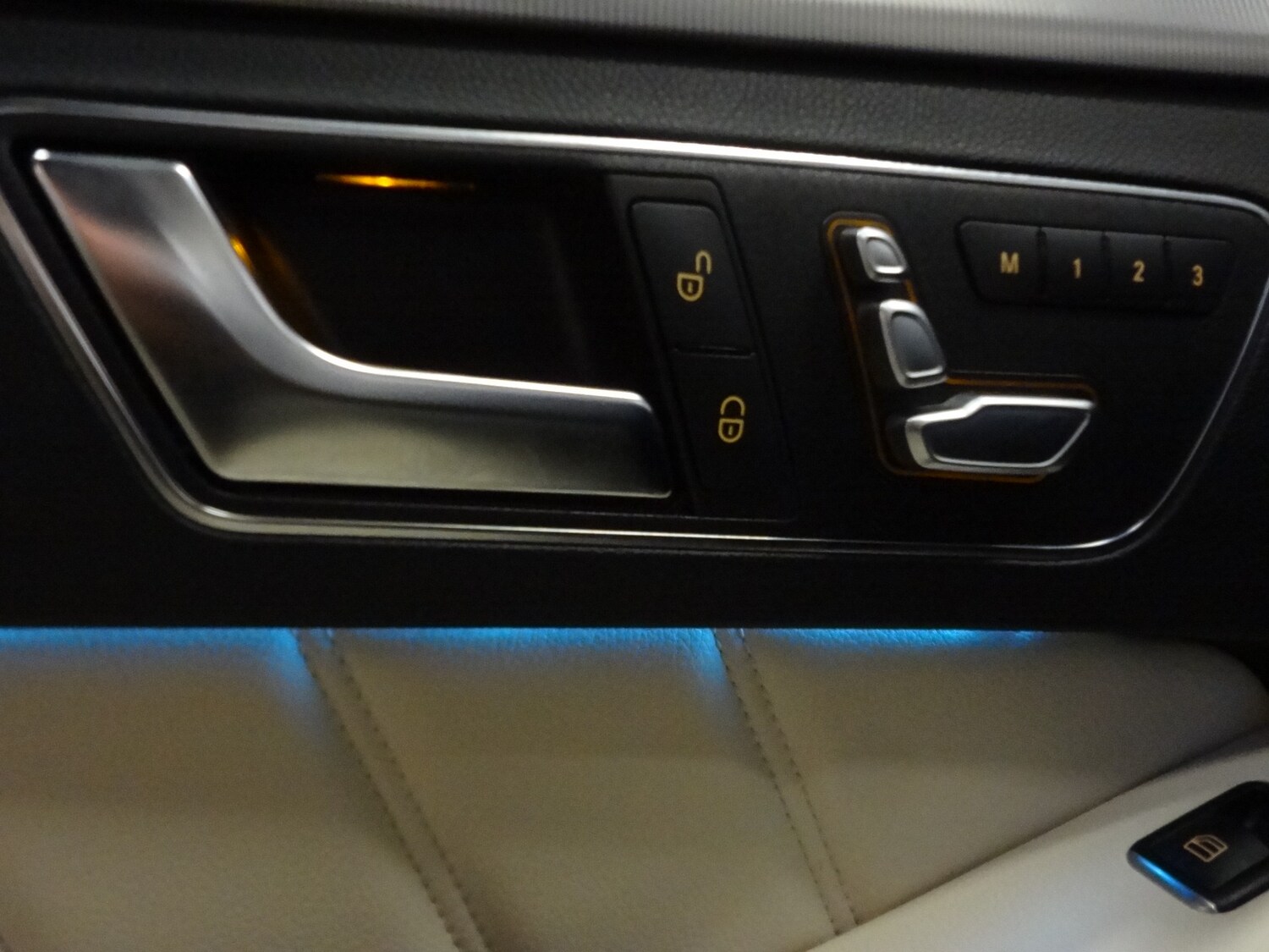 Used Mercedes-Benz E Class 2016 for sale - 76340853: Photo 16