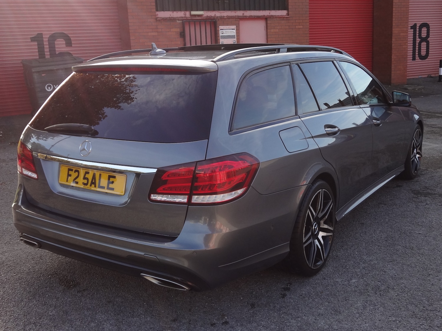 Used Mercedes-Benz E Class 2016 for sale - 76340853: Photo 8