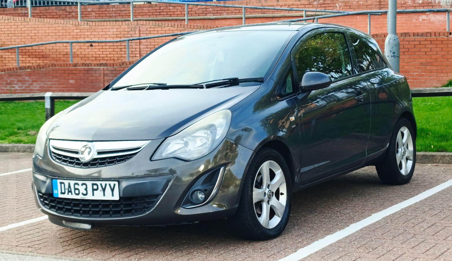 Used Vauxhall Corsa 2014 for sale - 76246647: Photo 2
