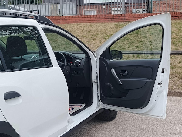 Used Dacia Sandero Stepway 2015 for sale - 75508462: Photo 28