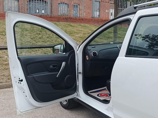 Used Dacia Sandero Stepway 2015 for sale - 75508462: Photo 29