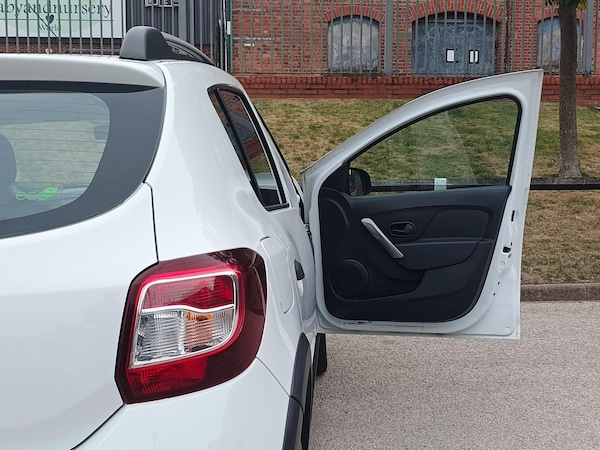 Used Dacia Sandero Stepway 2015 for sale - 75508462: Photo 30