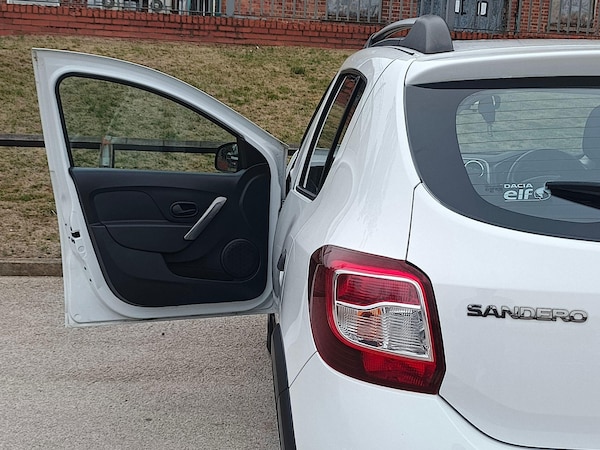 Used Dacia Sandero Stepway 2015 for sale - 75508462: Photo 31