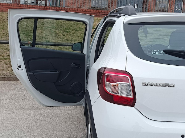 Used Dacia Sandero Stepway 2015 for sale - 75508462: Photo 36