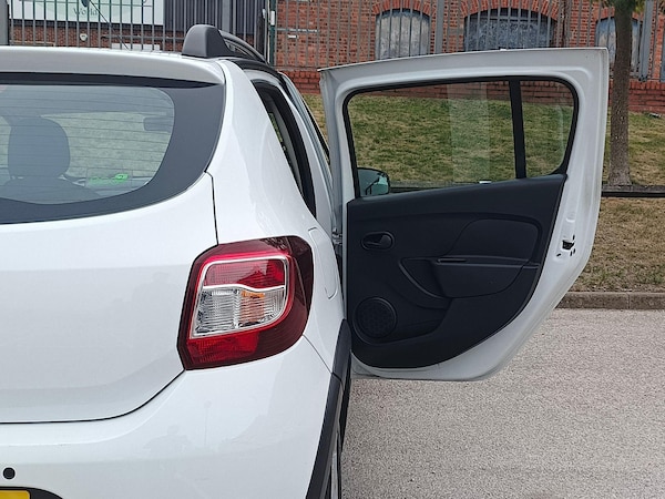 Used Dacia Sandero Stepway 2015 for sale - 75508462: Photo 37