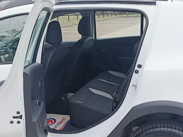 Used Dacia Sandero Stepway 2015 for sale - 75508462: Photo 41