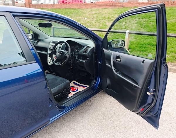 Used Honda Civic 2002 for sale - 76215523: Photo 19