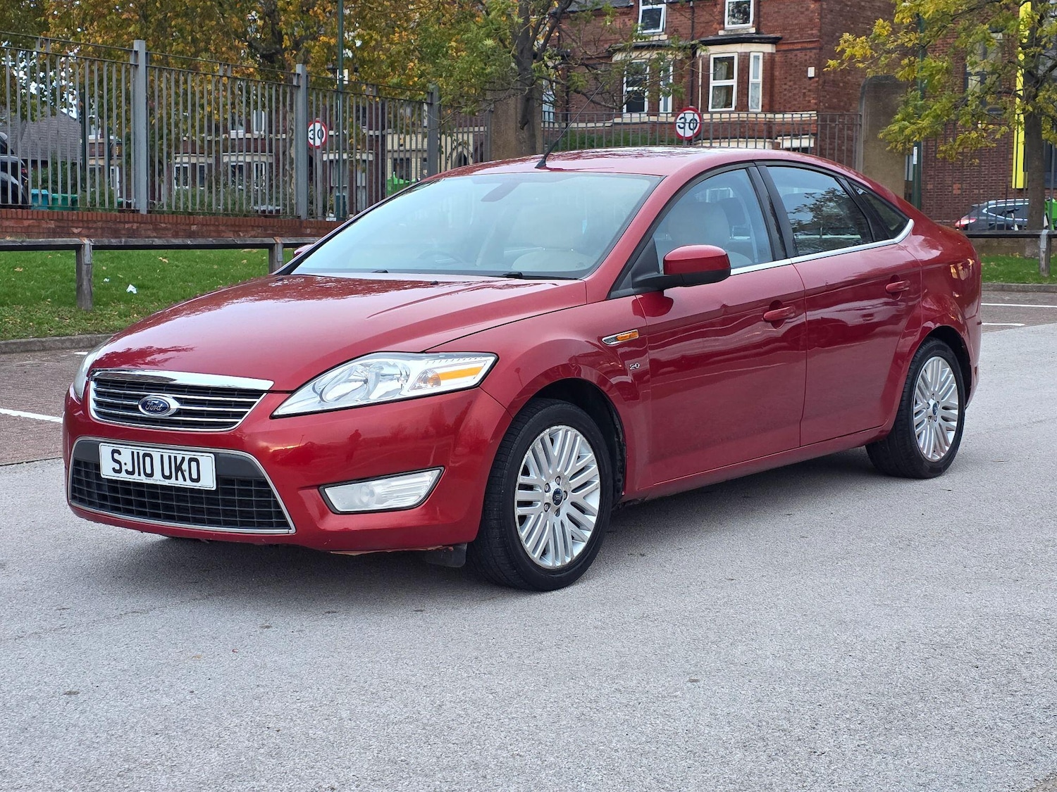 Used Ford Mondeo 2010 for sale - 76441202: Photo 2