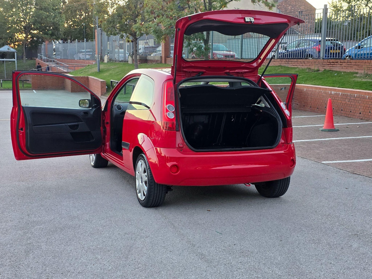 Used Ford Fiesta 2006 for sale - 76121920: Photo 31