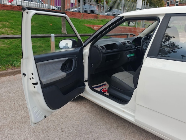 Used Skoda Fabia 2010 for sale - 76238925: Photo 27