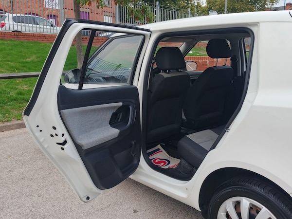 Used Skoda Fabia 2010 for sale - 76238925: Photo 36
