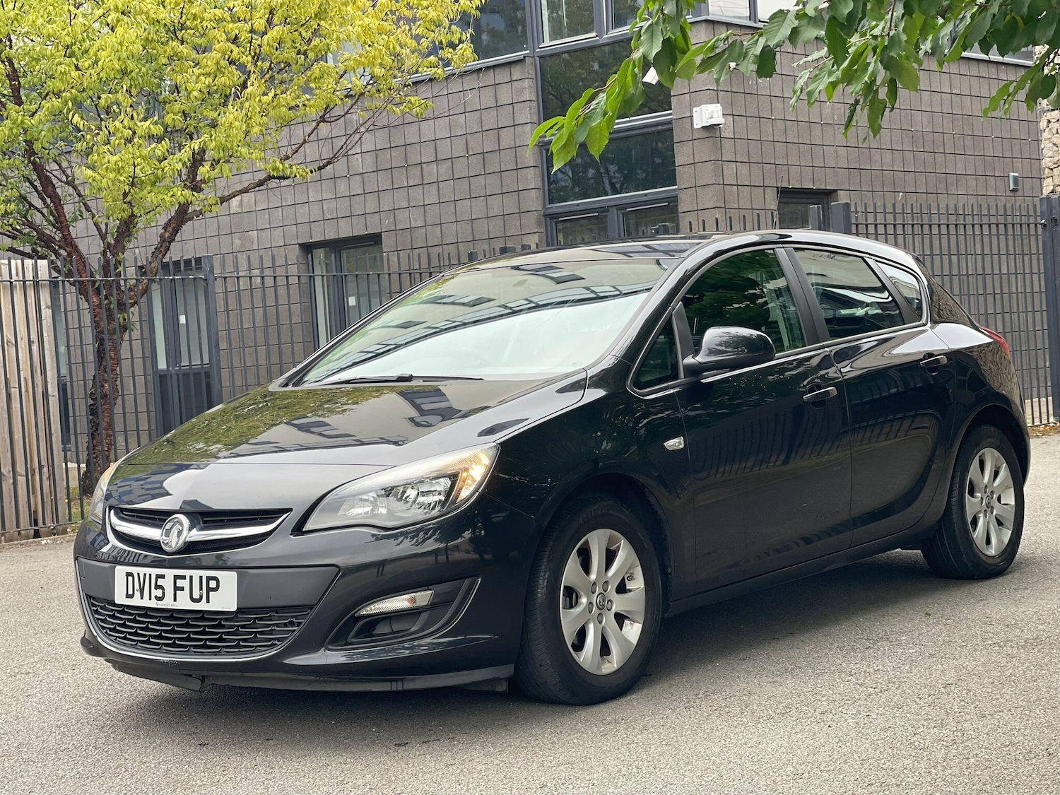 Used Vauxhall Astra 2015 for sale - 76584285: Photo 1