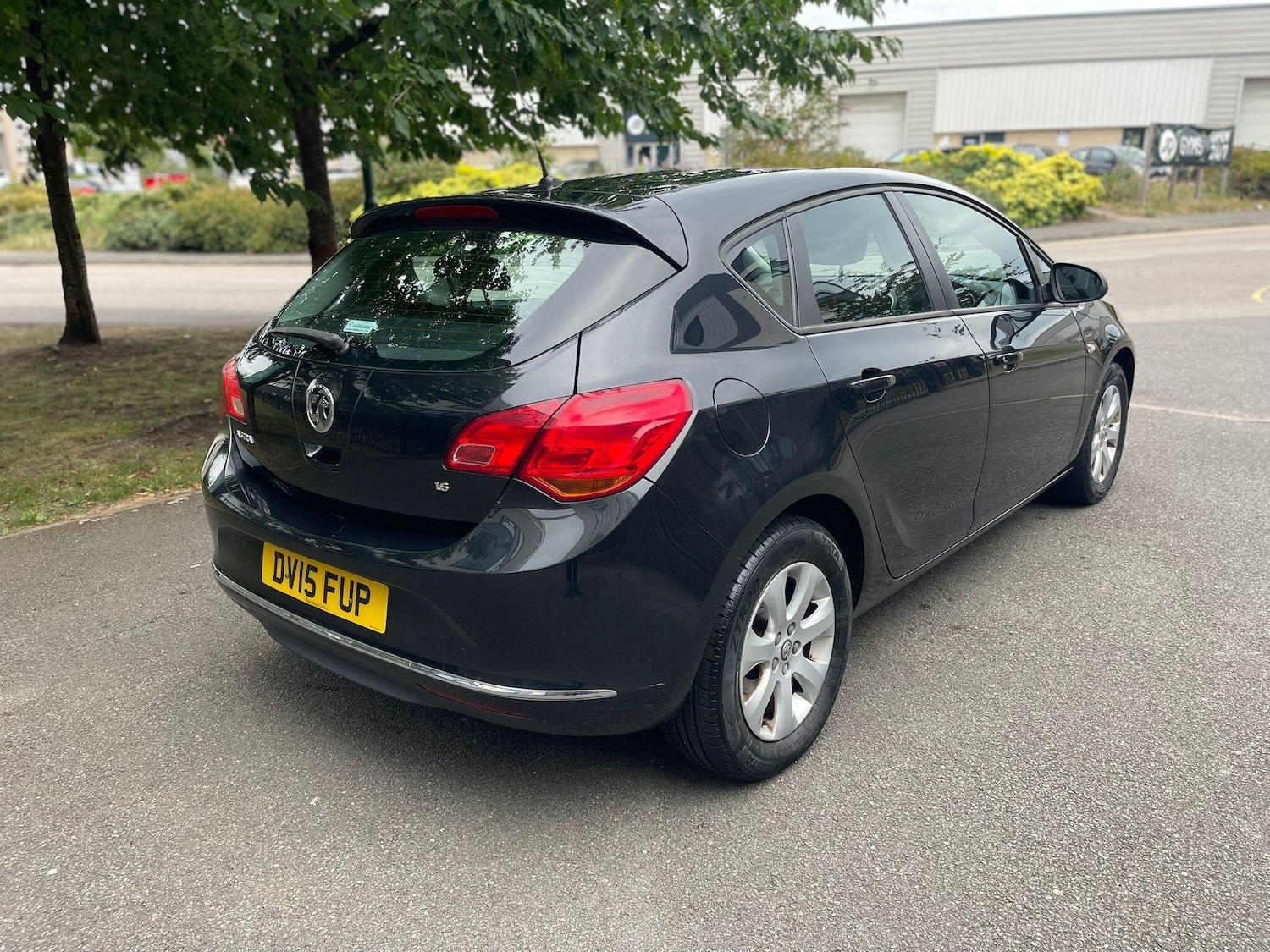 Used Vauxhall Astra 2015 for sale - 76584285: Photo 2