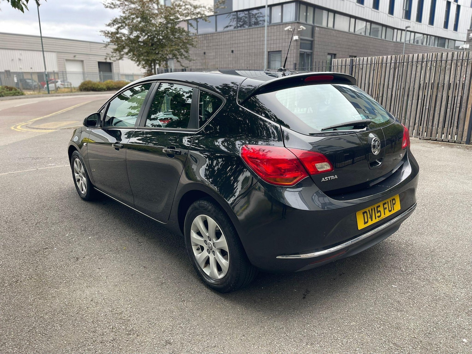 Used Vauxhall Astra 2015 for sale - 76584285: Photo 3