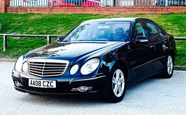 Used Mercedes-Benz E Class 2008 for sale - 76260477: Photo 2