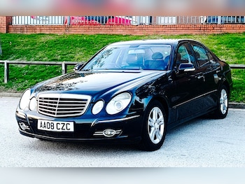 Used Mercedes-Benz E Class 2008 for sale - 76260477: Photo 2