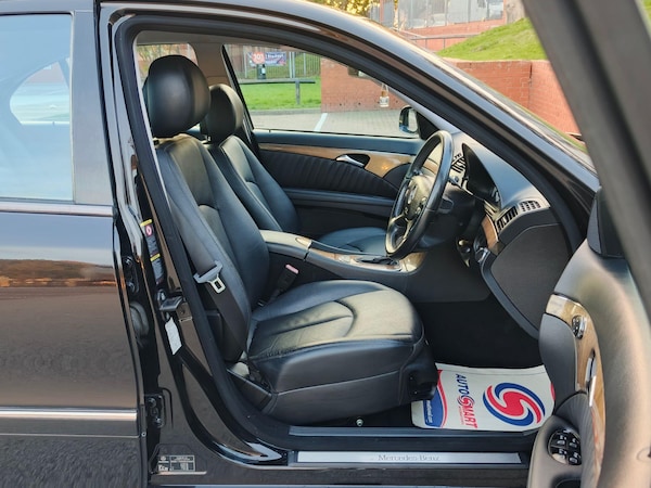 Used Mercedes-Benz E Class 2008 for sale - 76260477: Photo 30